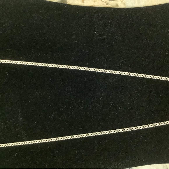 Skull and portrait of Jesus necklace . - Picture 5 of 7